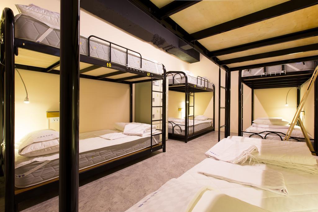Pathways Hostel Kaohsiung Esterno foto