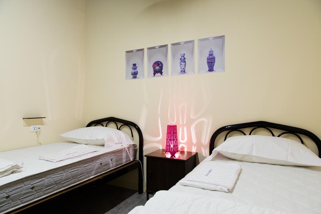 Pathways Hostel Kaohsiung Esterno foto