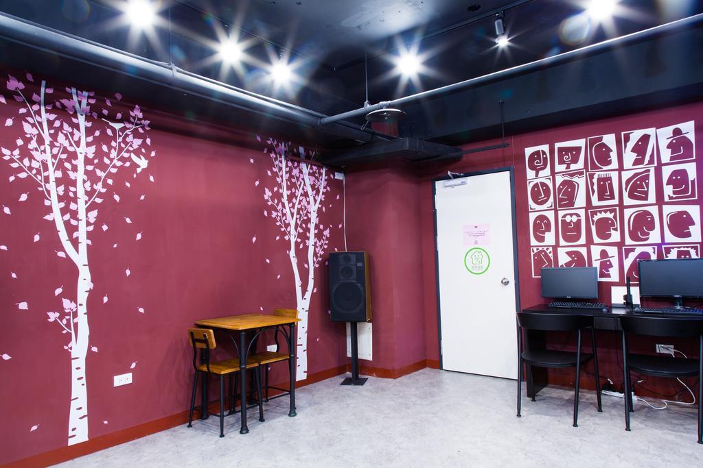Pathways Hostel Kaohsiung Esterno foto