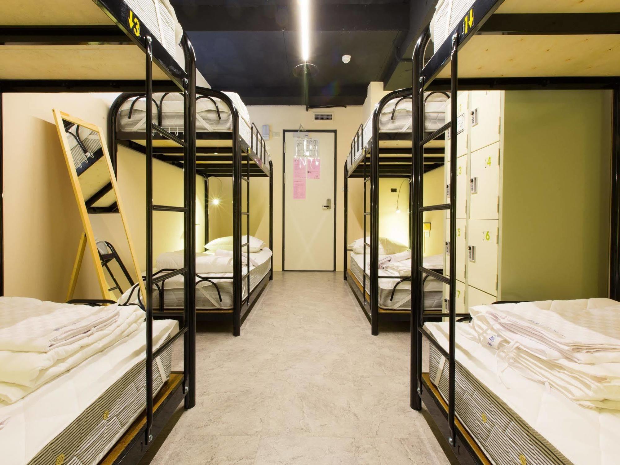 Pathways Hostel Kaohsiung Esterno foto