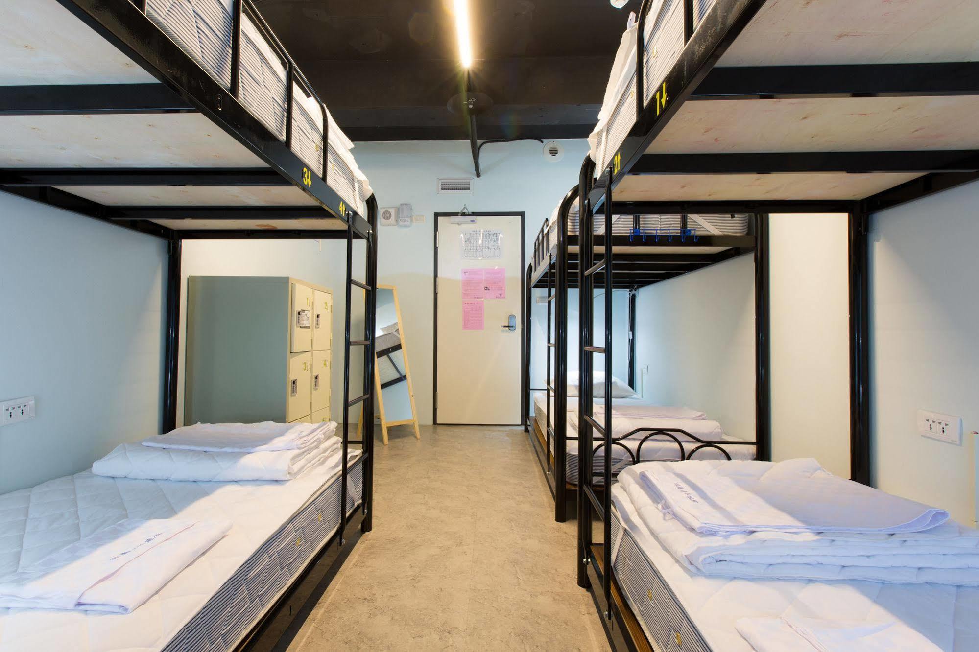 Pathways Hostel Kaohsiung Esterno foto