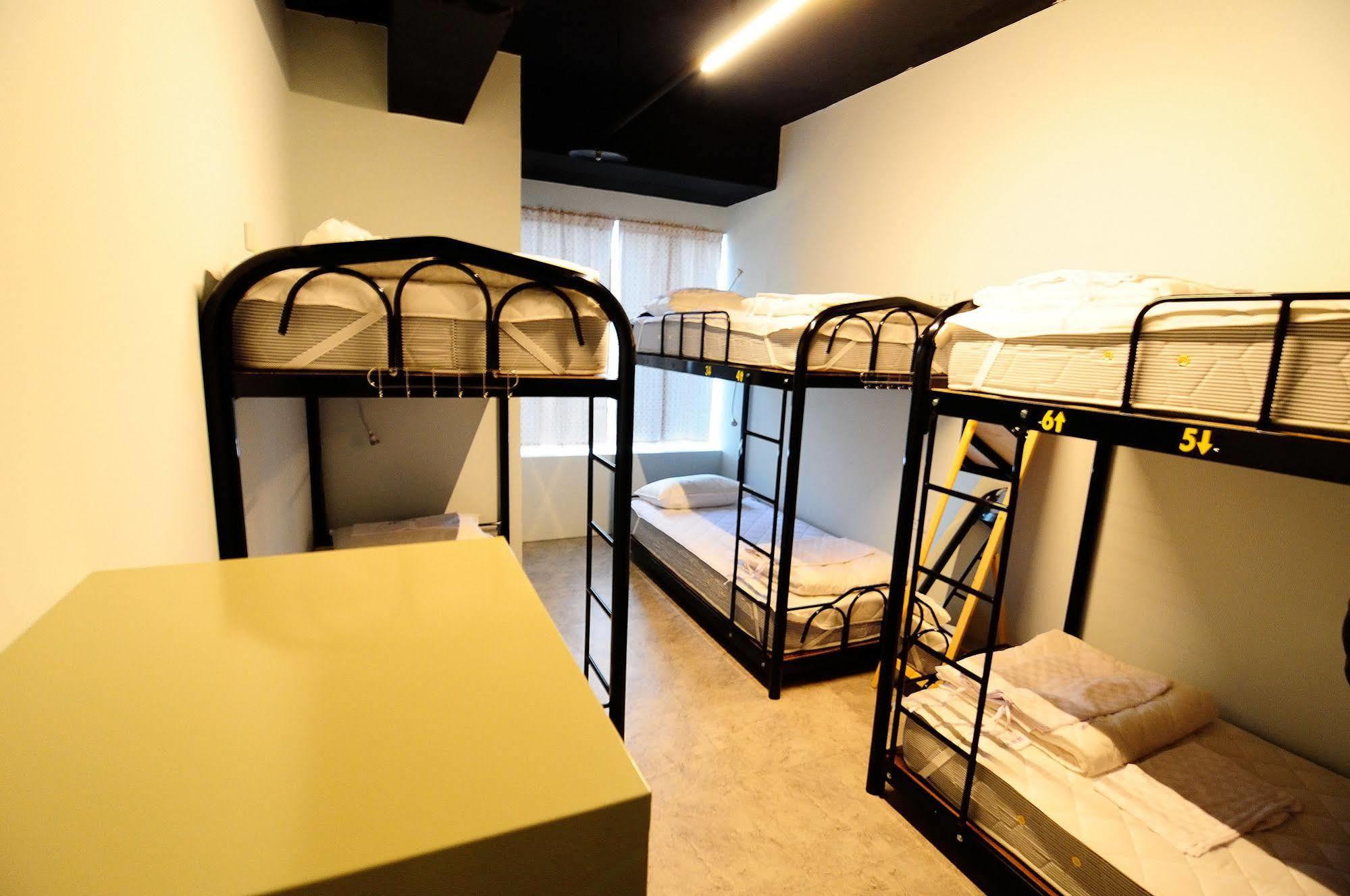 Pathways Hostel Kaohsiung Esterno foto