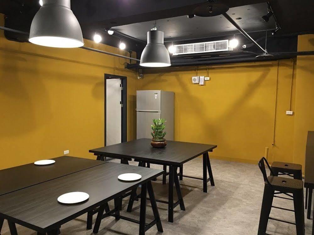 Pathways Hostel Kaohsiung Esterno foto